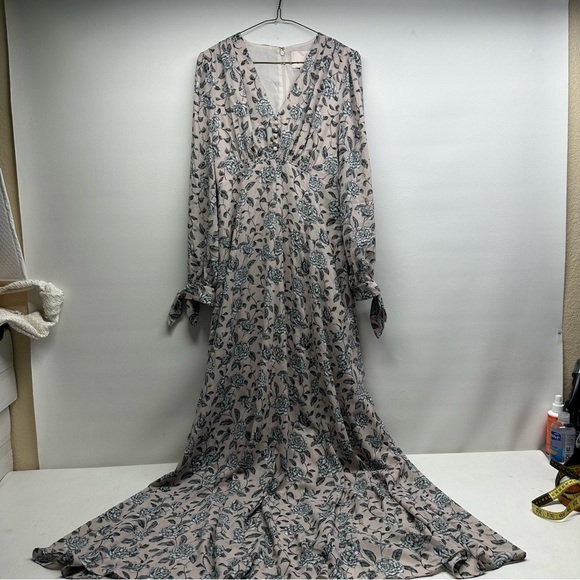 GAL MEETS GLAM Floral Maxi Dress in Gray/ pale pink size 4 - Picture 3 of 12